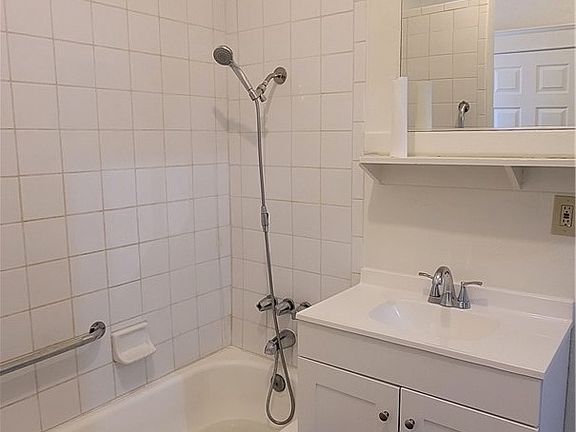 2nd image of 820 W 55th St #820