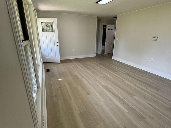 3rd image of 467 Wallace Ave