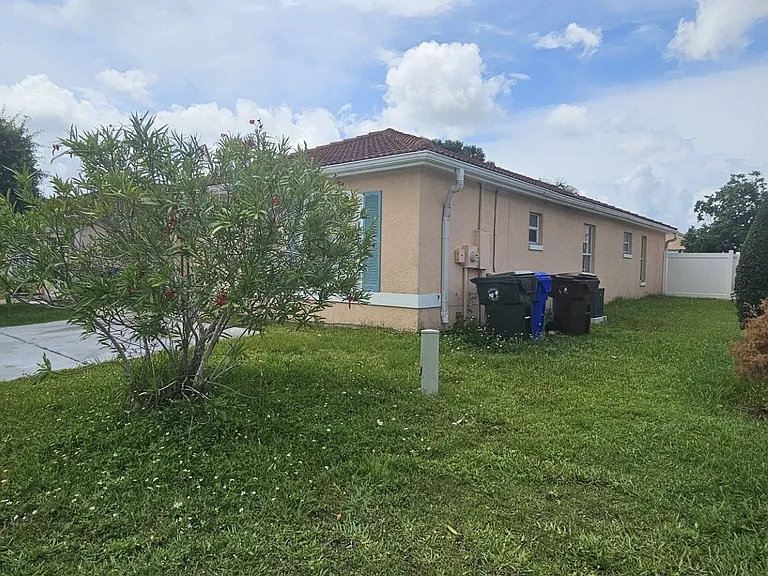 2338 Cordova Ct — Photo 13