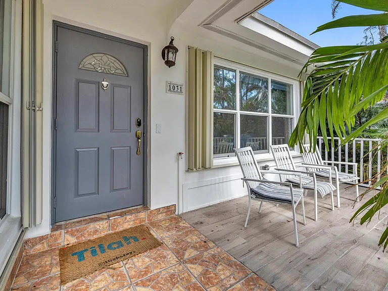 1031 NE Little River Dr — Photo 16