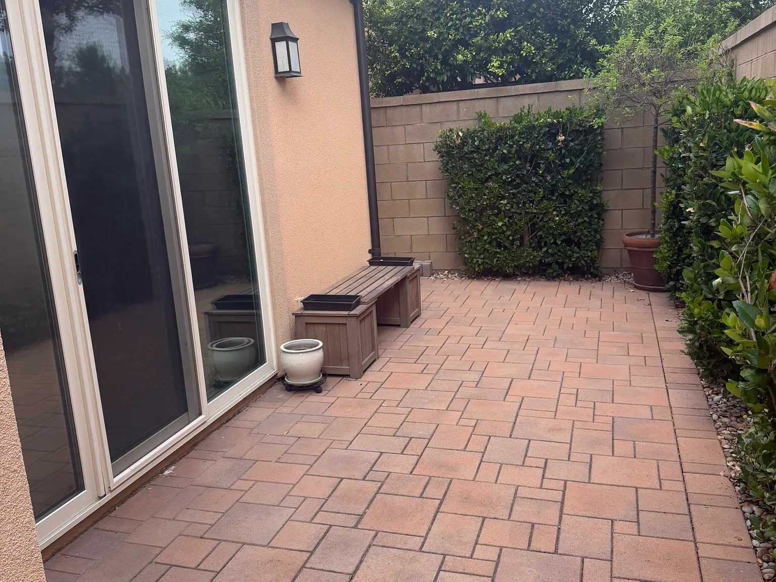 4 bed, 2396 sqft, $6,200 — Photo 2