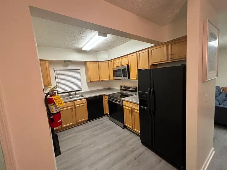 21 N 5th St #5 — Photo 2