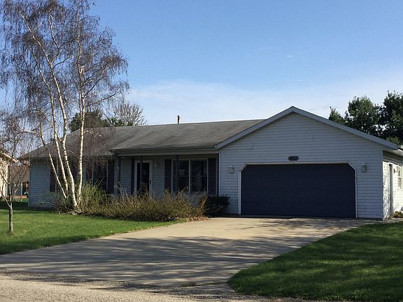 3rd image of 2977 Hickory Nut Ln