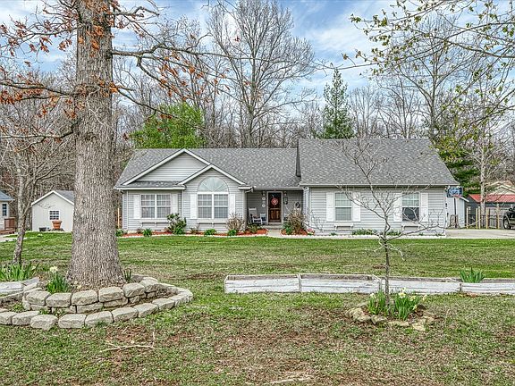 3rd image of 262 Canary Dr