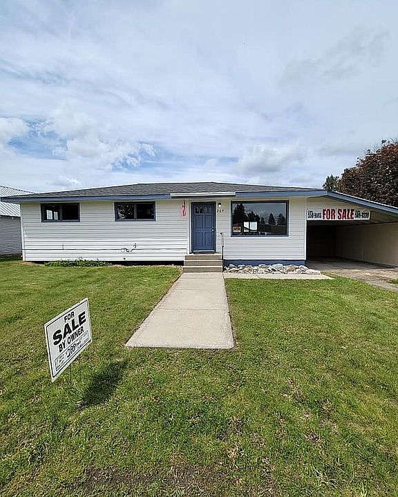 Front of home extra lge lot