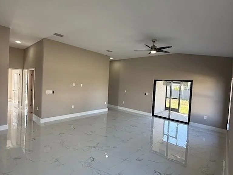 1518 Nelson Rd N — Photo 3