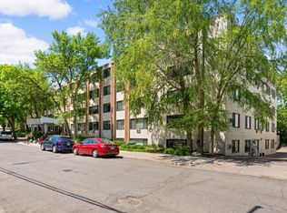 2700 44th St W #113, Minneapolis, MN 55410