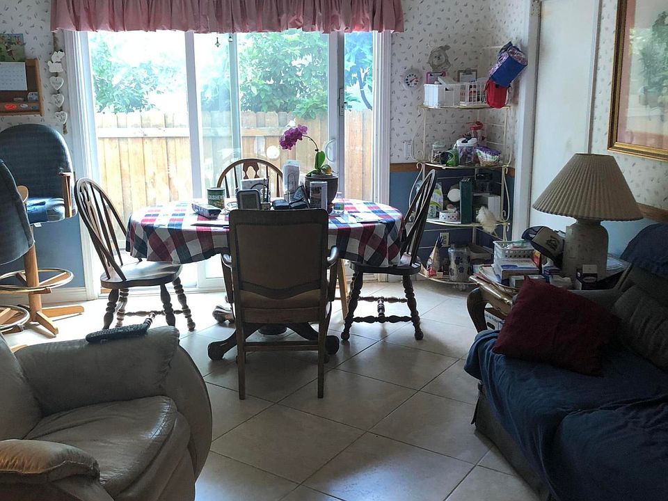 2nd image of 6598 Tamarind St