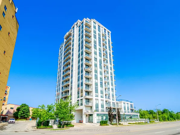 840 Queens Plate Dr #802, Toronto, ON M9W 0E7