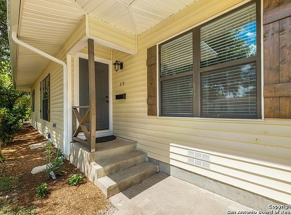 3rd image of 219 Cromwell Dr