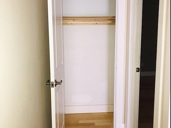 4th image of 2733 Woodburn Ave Unit 102