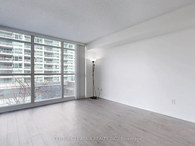 19 Singer Ct #310 — Photo 2