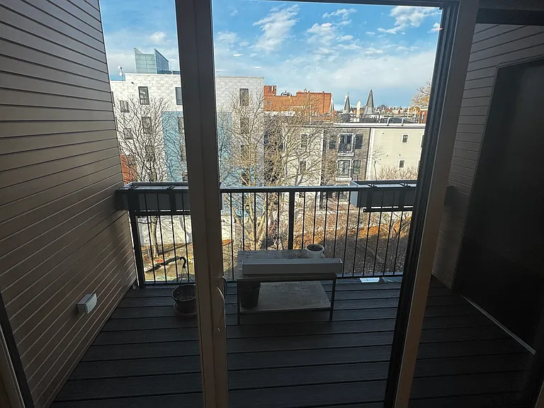 277 Border St #501 — Photo 8