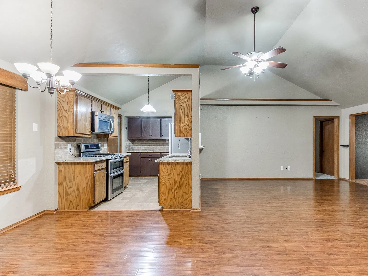 4 bed, 1864 sqft, $2,000 — Photo 3