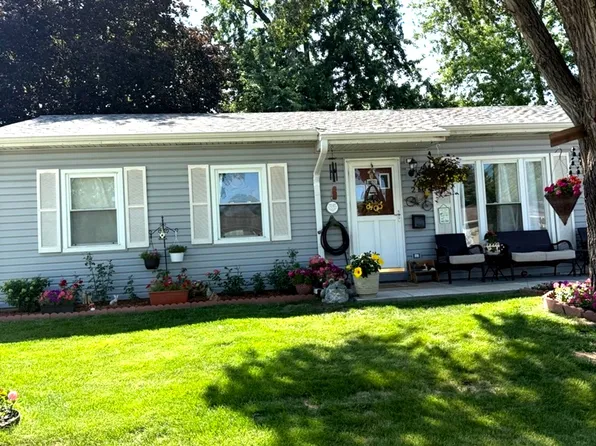 216 Linden Ave, Romeoville, IL 60446