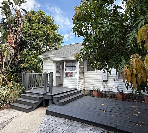 4th image of 860 21st Ave N