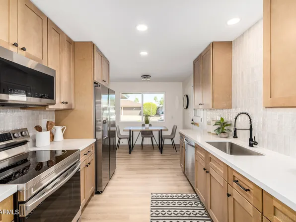 10822 W ROUNDELAY Circle, Sun City, AZ 85351