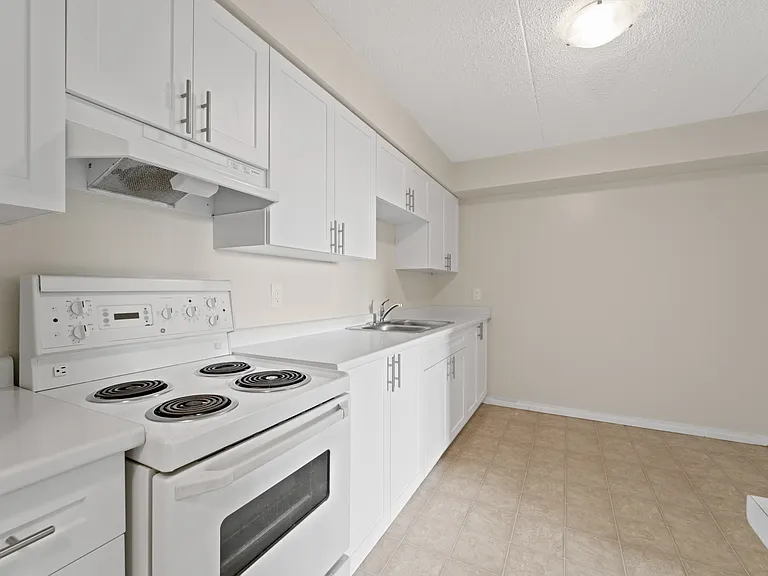 3540 Peter St — Photo 1