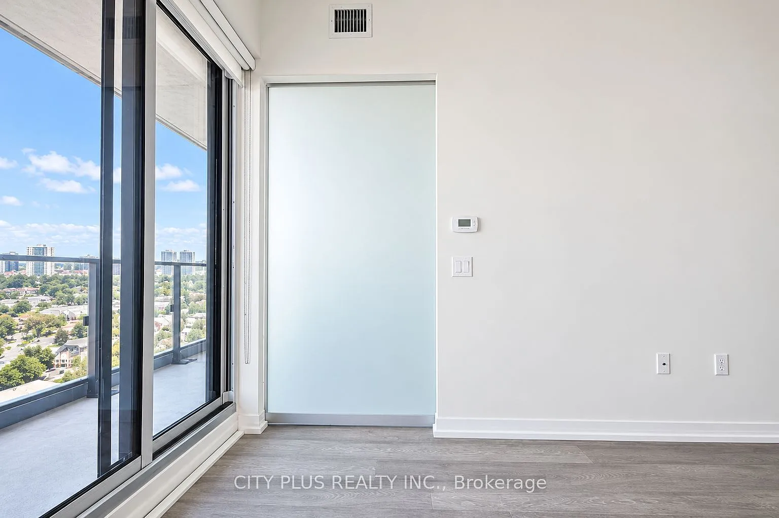 251 Jarvis St — Photo 2