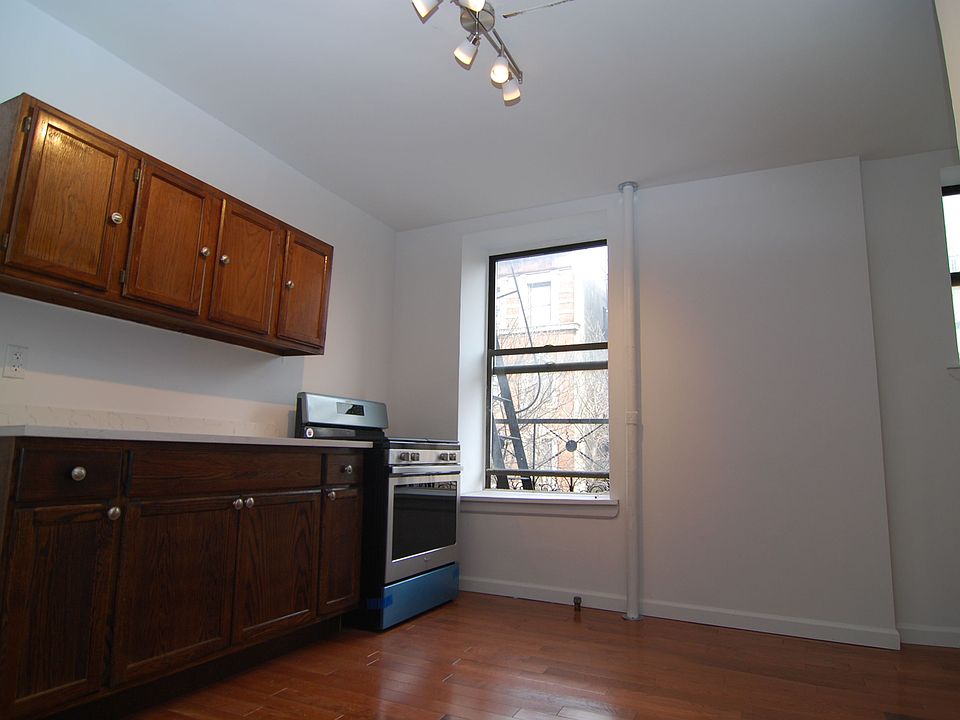 1st image of 352 W 115th St APT 4E