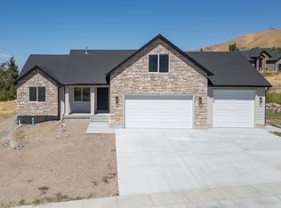 821 E 160 N, Hyde Park, UT 84318