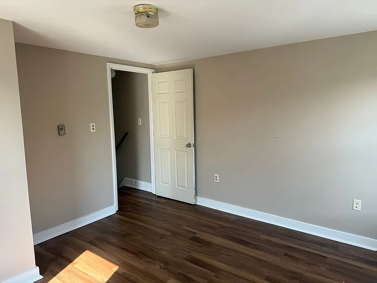 125-127 Elm Street — Photo 13