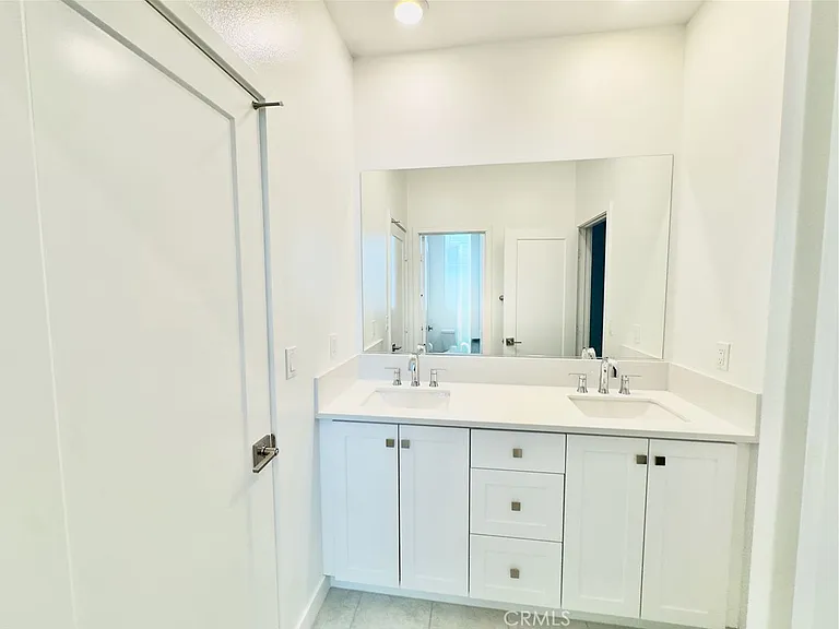 1868 S Westside Dr #28 — Photo 32