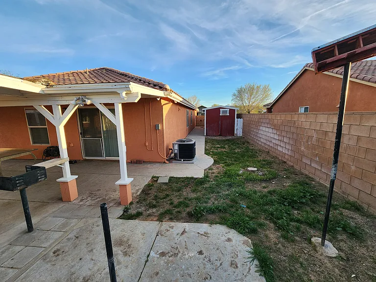3045 E Newgrove St — Photo 18