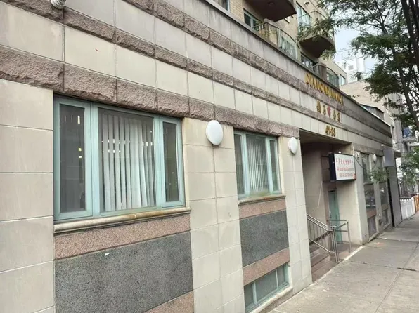 4128 Haight St APT 5A, Flushing, NY 11355