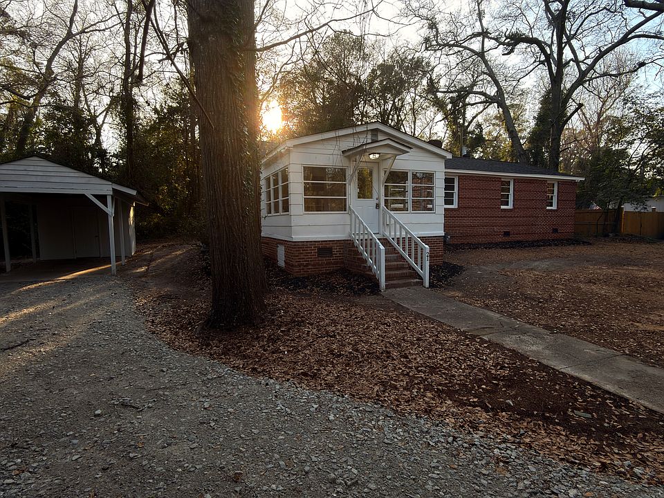 1st image of 21 Holiday Cir