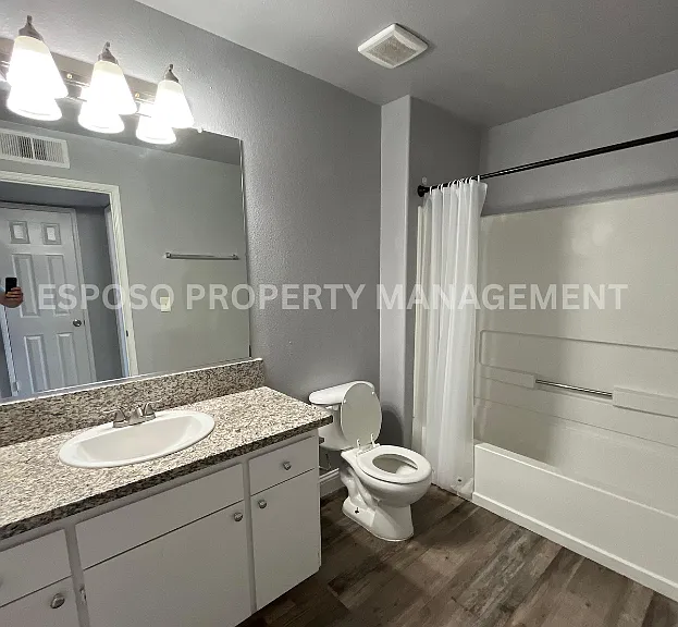 1565 W Swift Ave #205 — Photo 6