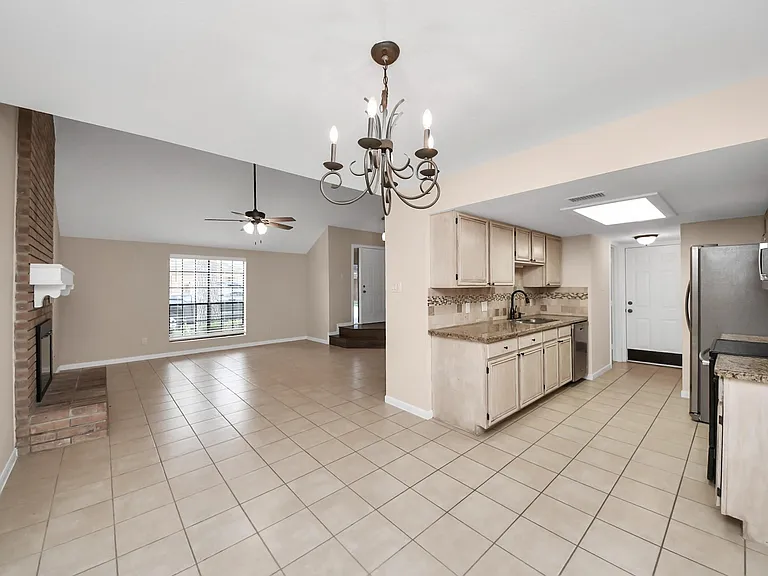 7821 Theissetta Dr #141 — Photo 4