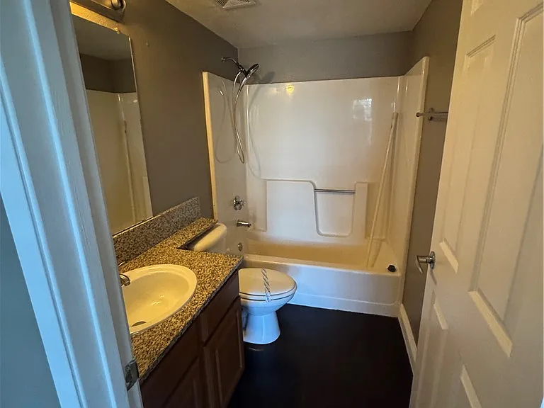 5146 S Jones Blvd #201 — Photo 27