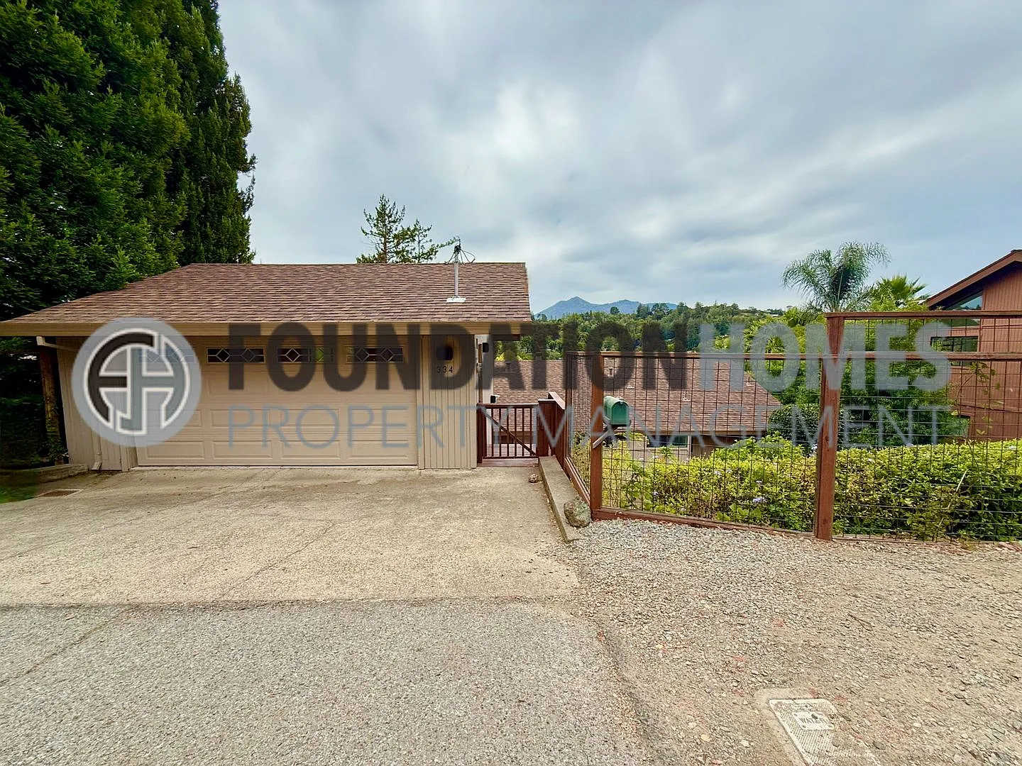 Rare Five-Bedroom Home With Views, Space & Nature At Your Doorstep - Foundation — Photo 2