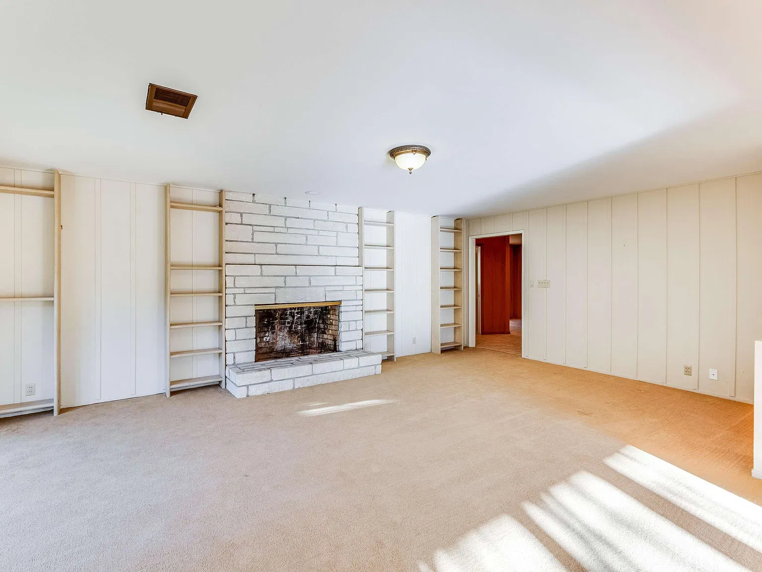 3 bed, 3209 sqft, $8,975 — Photo 4