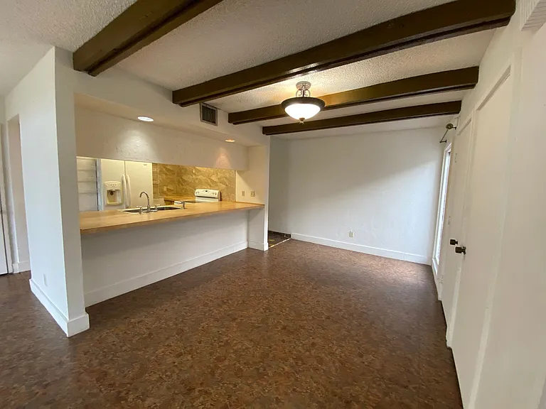 2010 Corner Lake Dr #1 — Photo 4