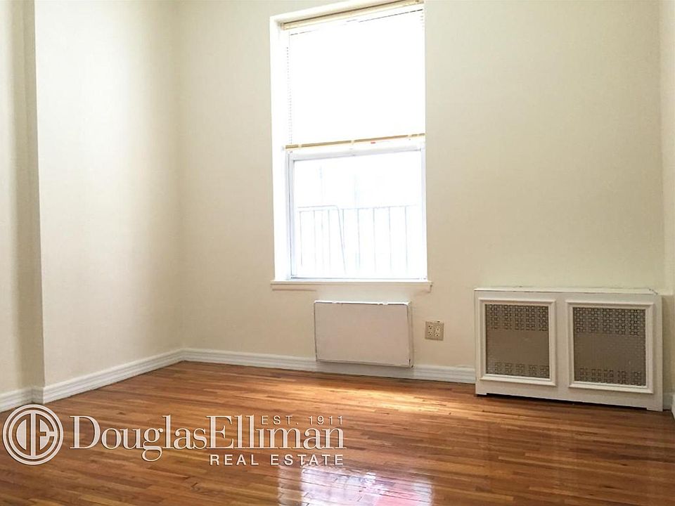 2nd image of 226 W 78th St APT 3D