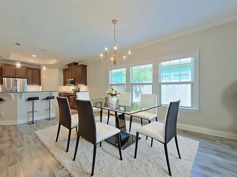 8528 Carlos St — Photo 10