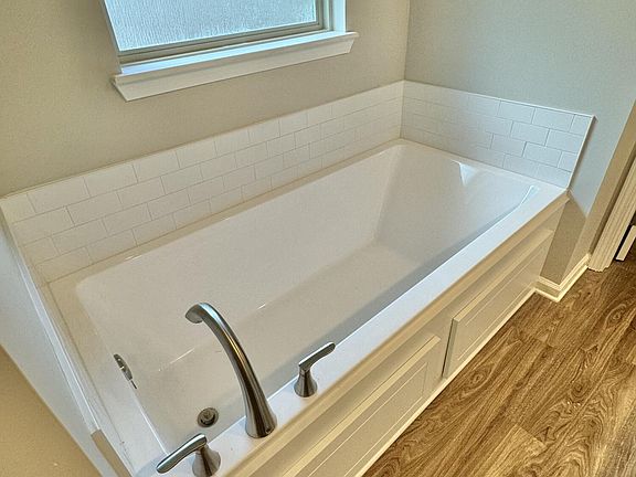 5th image of 2057 Pebble Creek Dr