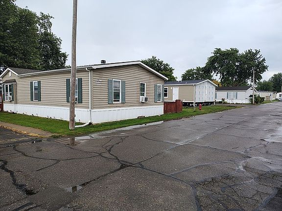 4th image of 26025 2nd St