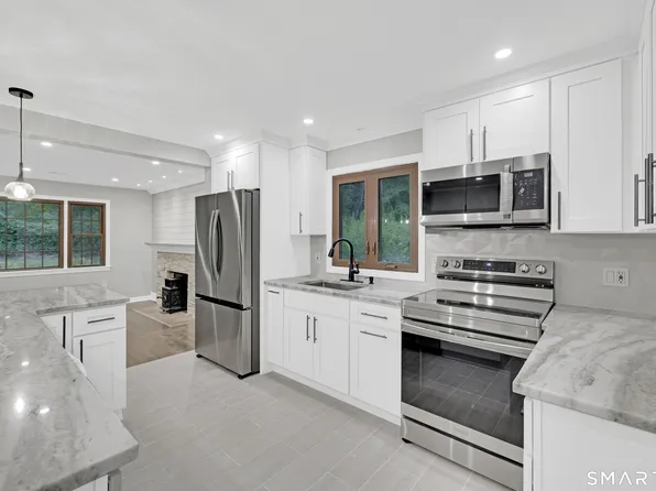 108 Riverside Road, Newtown, CT 06482