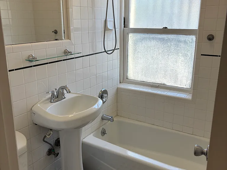 800 Las palmas LLC — Photo 8