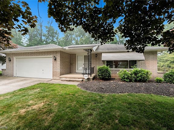 2nd image of 616 Sturbridge Dr