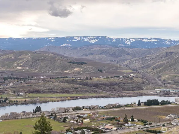 3203 10th Street SE, East Wenatchee, WA 98802