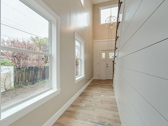3rd image of 1285 E Wasatch Crest Ln