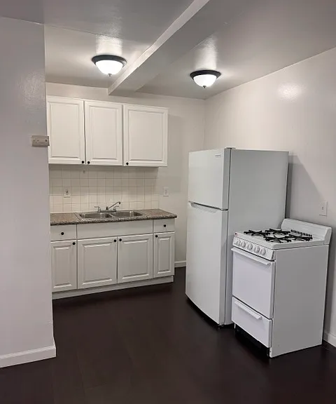 3711 S Western Ave #9 — Photo 2