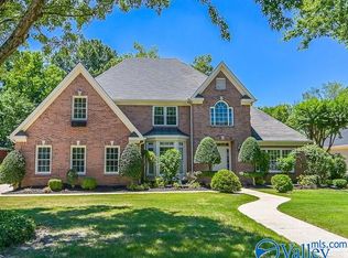 911 Whispering Pines Trl SW, Decatur, AL 35603