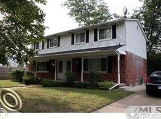 1717 Nakota Rd, Royal Oak, MI 48073