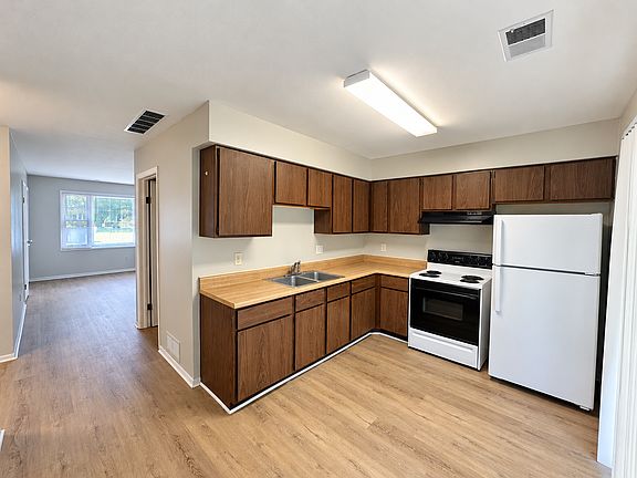 3rd image of 1014 S 22nd St #1014