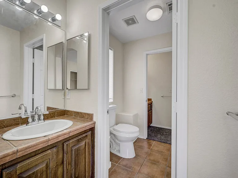 3952 Badgerbrook St — Photo 41